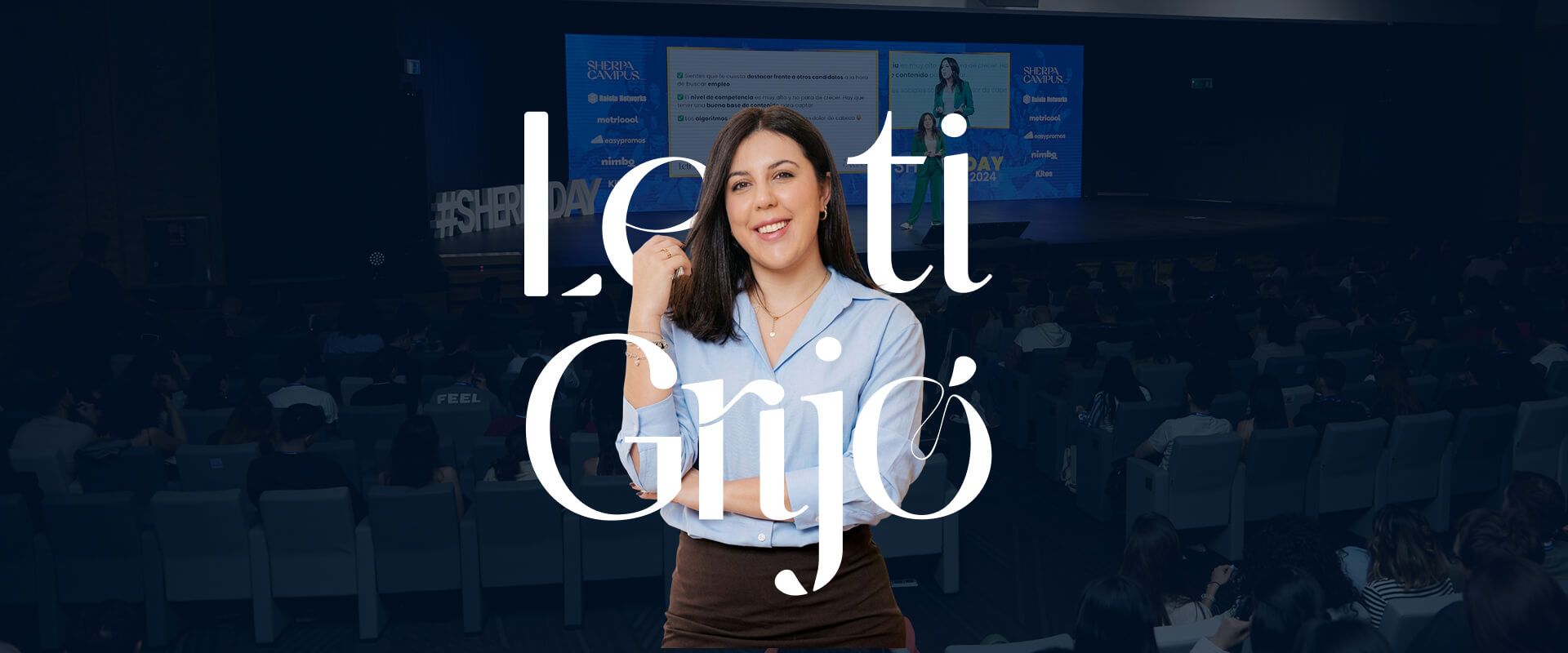 Leti Grij&oacute;, representante de influencers, en un evento como speaker